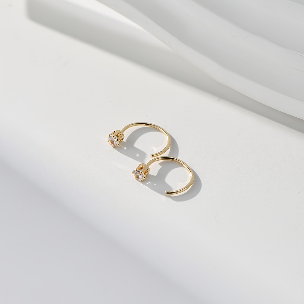 Cute Small Synthetic Zirconia Inlaid Women's Stud Earrings